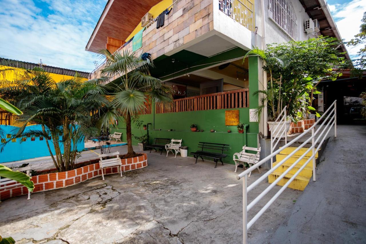 Local Hostel Manaus Exterior photo